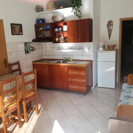 Marijana, Matkino 13a