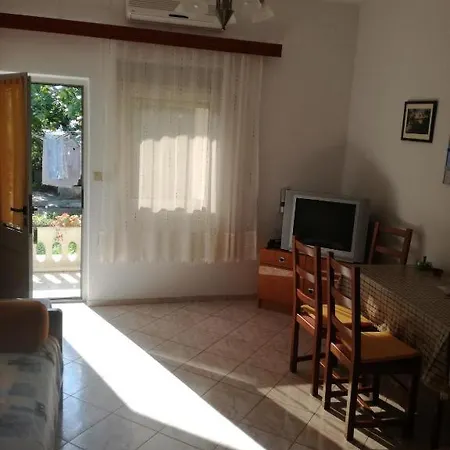 Marijana, Matkino 13a شقة سيلتسي